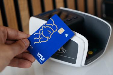 Biometric Payment Cards: Fingerprint Tech Stops Fraud