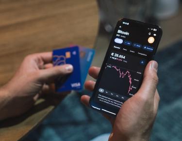 Charge Cards vs Credit Cards: Which Suits Your Habits